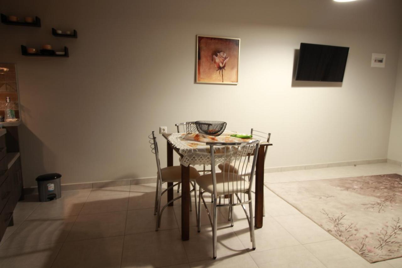 Apartment Evangelia Homes *
